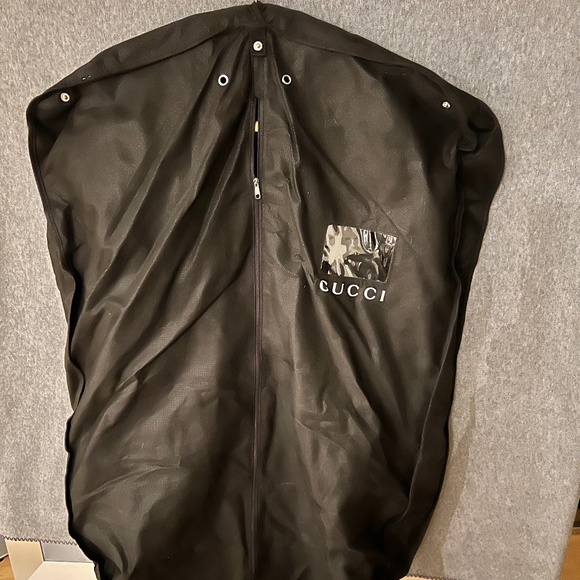 Vintage Gucci White Ski Jacket with Removable Fur Lining - Picture 13 of 13